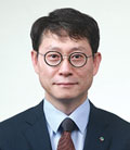 GP1018 Lee Author Pic Chang